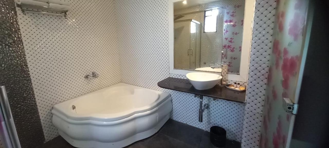 Ojas Hotel & Resort Durgāpur Dış mekan fotoğraf